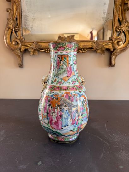 CHINA. Inv 26016-14. Vase mounted as a quinquet...