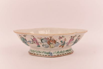 CHINA. 17th-19th century. Porcelain bowl...
