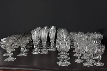 VAL SAINT LAMBERT. 26016-75.
Crystal serving...