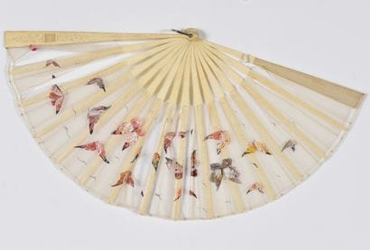 Silk fan with butterfly design. N°inv: 24018-67....