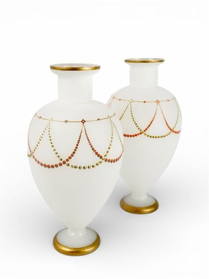 OPALINE. Pair of white opaline vases decorated...