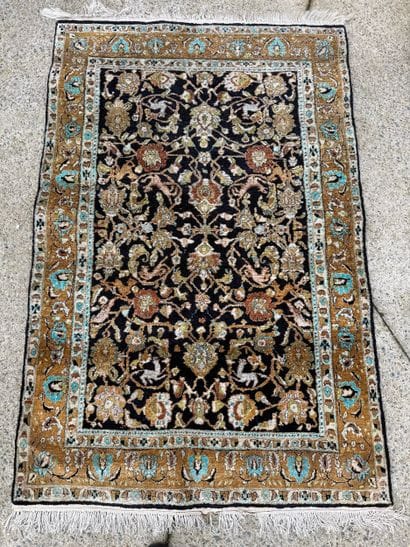 Carpets. Iran - Persia. Inv 39 CL 26007....