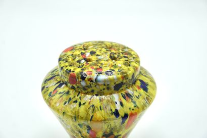 PIQUE FLEURS 030 (small). Lid in multicolored...