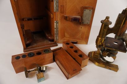 E.LEITZ WETZLAR. Brass microscope in original...