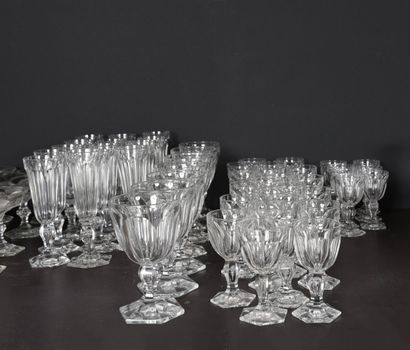 VAL SAINT LAMBERT. 26016-75.
Crystal serving...