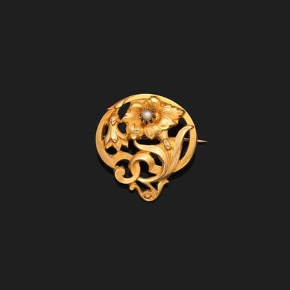 Broche ajourée en or jaune 18K (750°°°) à...