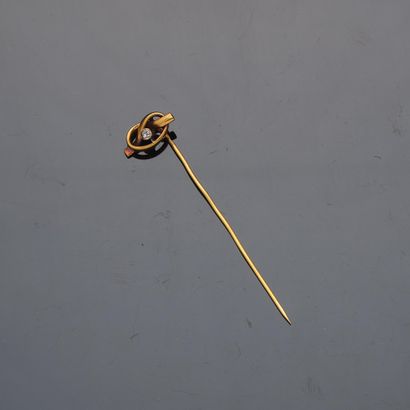 Epingle à cravate en or jaune 18K (750°°°...