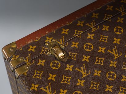 LOUIS VUITTON
Bisten