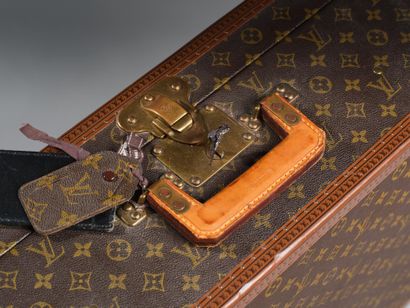LOUIS VUITTON
Bisten