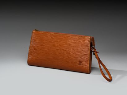 LOUIS VUITTON 
Camel epi leather clutch bag...