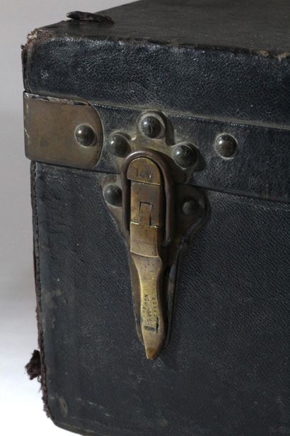 LOUIS VUITTON
Car trunk
Waterproof black...