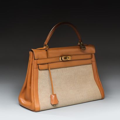 HERMES 
Kelly