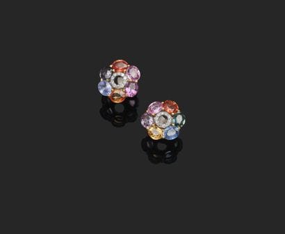Pair of earrings in 18K (750°°°) white gold...