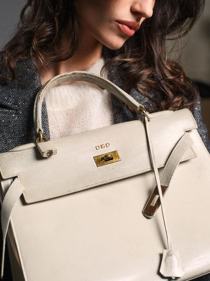 HERMÈS Paris
Kelly Sellier