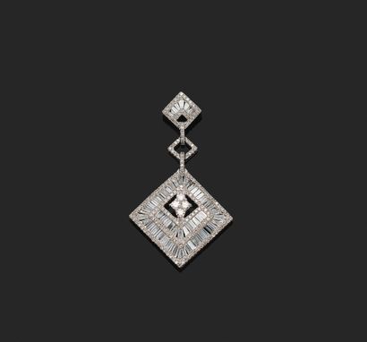Pendentif de style Art Déco en or gris 18K...