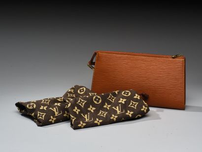LOUIS VUITTON 
Camel epi leather clutch bag...