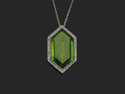 Pendentif octogonal en or gris 18K (750°°°...