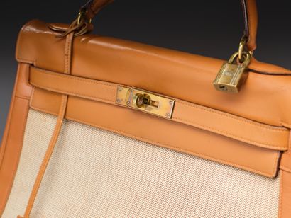 HERMES 
Kelly