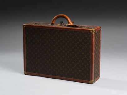 LOUIS VUITTON
Bisten