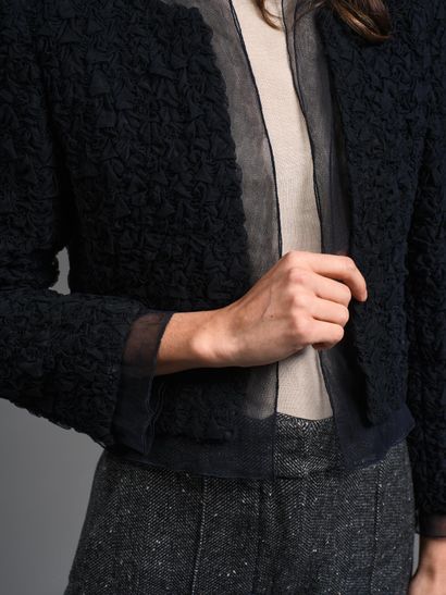 CHANEL
2000s.
Short jacket in overstitched...