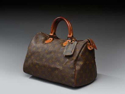 LOUIS VUITTON
Speedy