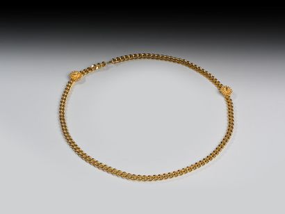 NAVY BLUE DESIGN
Gold-plated metal belt chain.

Length:...