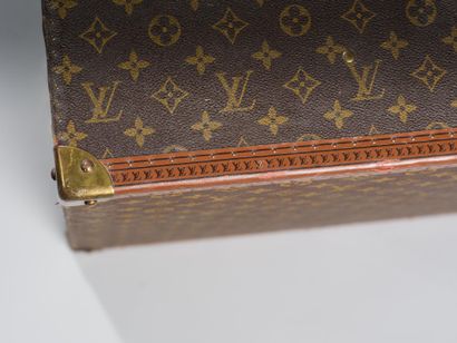 LOUIS VUITTON
Bisten
