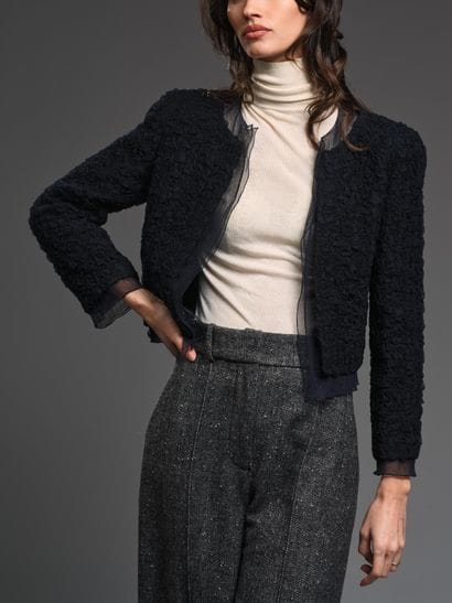 CHANEL
2000s.
Short jacket in overstitched...
