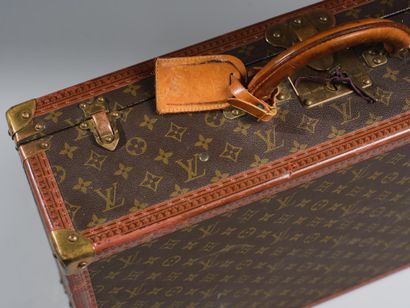 LOUIS VUITTON
Bisten