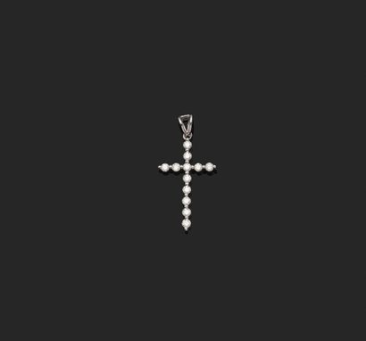 Small pendant in 18K (750°°°) white gold...