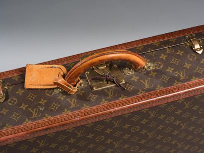 LOUIS VUITTON
Bisten