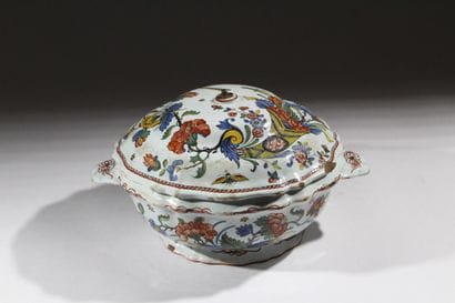 ROUEN - 18th century
Covered earthenware...