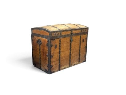 FRANCE - LE BAZAR DE VOYAGE. 
Malle de voyage,...