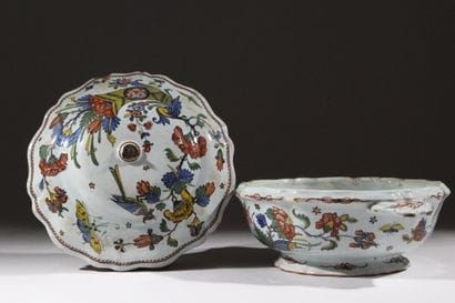 ROUEN - 18th century
Covered earthenware...