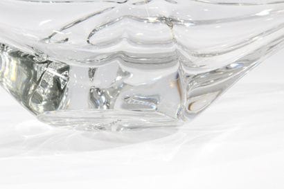DAUM France 
Coupe de forme oblongue en cristal...