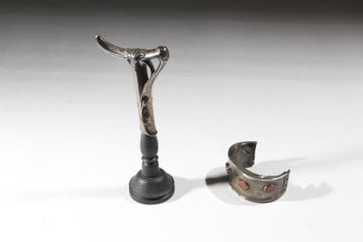 ART NOUVEAU WORK 
Silver parasol knob (boar...