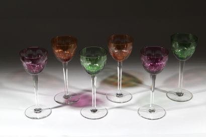 Six roemers en cristal taillé et teinté vert,...