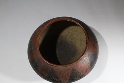 ART POPULAIRE
Vase ou cache pot en terre...
