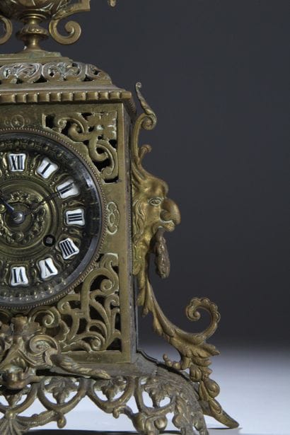 POULLEN à Rochefort
Pendule en bronze doré...