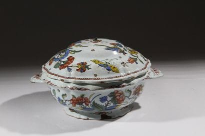 ROUEN - 18th century
Covered earthenware...
