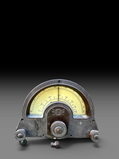 TECALEMIT Poste de radio modèle T40 

Haut....