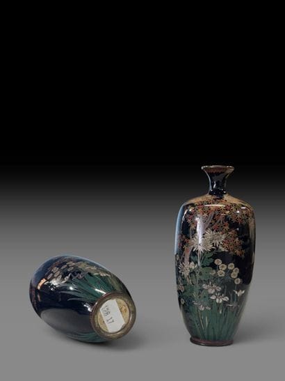 JAPAN - 20th century
Pair of cloisonné enamel...