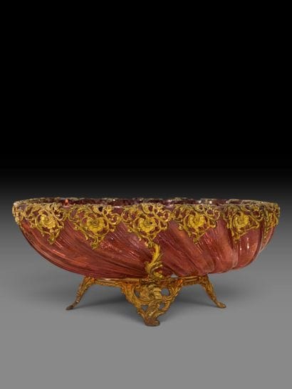 Coupe en verre monture en laiton de style...