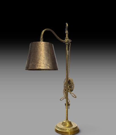 Lampe à hauteur réglable à fût en laiton...