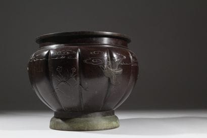 JAPON, Époque MEJI (1868-1912),
Cache pot...