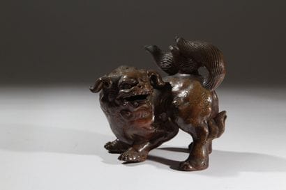 CHINE - XXème
Chien de Fô en terre cuite.

Haut....