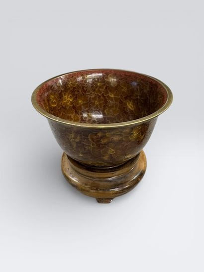 Reunion of a bowl and a small vase decorated...