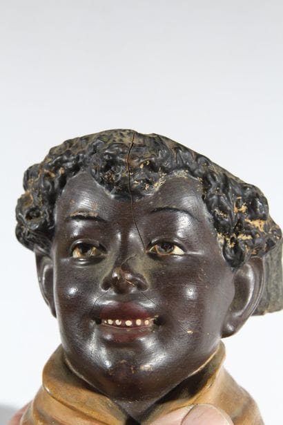 Tabatière en faïence émaillée figurant un...