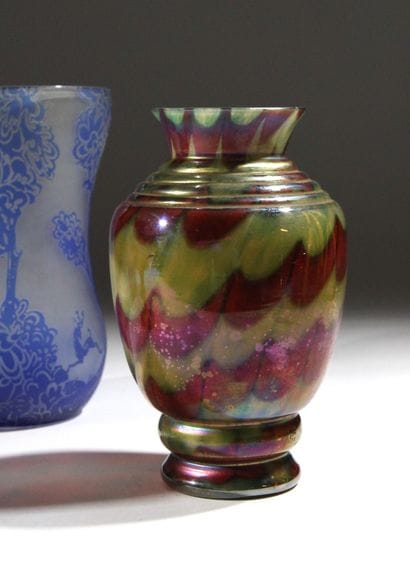 BOHÈME 
Réunion de quatre vases en cristal...