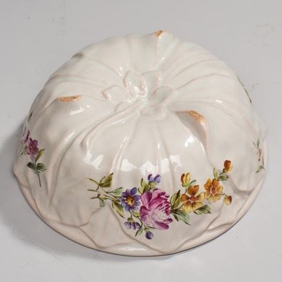 Emile GALLÉ (1846-1904)
Bonbonnière en faïence...
